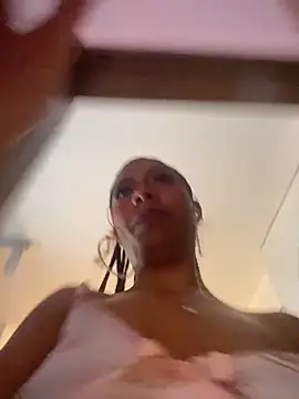 PrettyTiana  online show from November 21, 10:56 pm