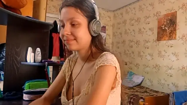 QutieDaSweet online show from September 22, 7:07 am