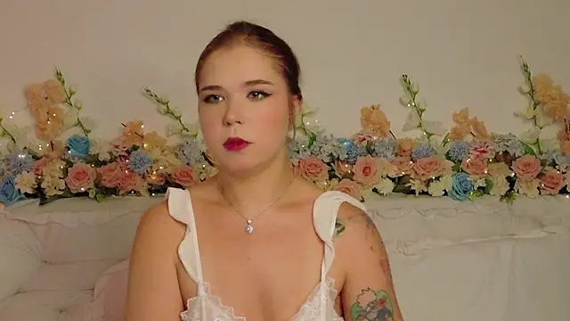 Lilith Bonheur online show from February 18, 9:25 pm