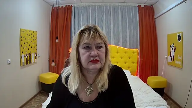 EmmaEllison online show from November 11, 7:04 am