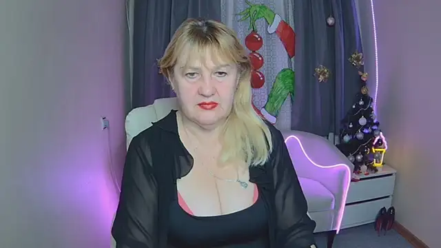 EmmaEllison online show from December 16, 7:25 am