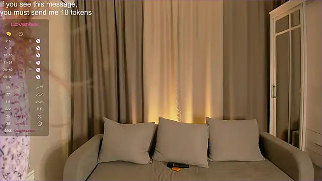 Snapshot of bootyfruttycutie chatting on September 15, 11:23 pm bootyfruttycutie online show from September 15, 11:23 pm