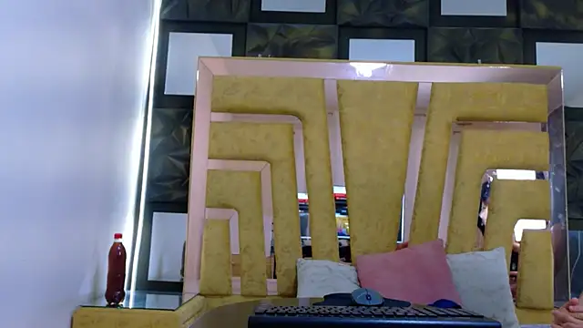 Snapshot of CailinANDrouse chatting on October 3, 1:05 pm CailinANDrouse online show from October 3, 1:05 pm