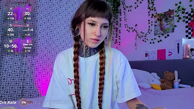 LilithPoison online show from April 18, 7:07 pm