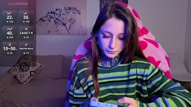Snapshot of LilithPoison chatting on October 5, 6:24 pm LilithPoison online show from October 5, 6:24 pm