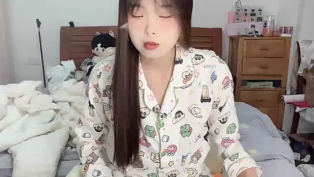 Akong11 online show from November 22, 3:42 am