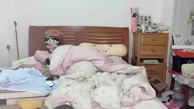 Akong11 online show from October 23, 8:48 pm