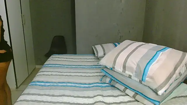 Lillyan N online show from April 12, 4:21 pm