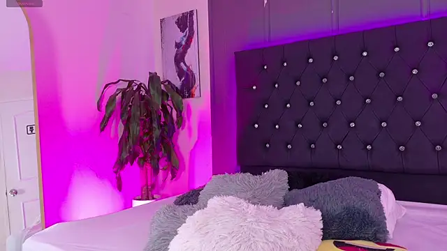 Snapshot of Scarlett_Durand chatting on October 7, 2:32 pm Scarlett Durand online show from October 7, 2:32 pm