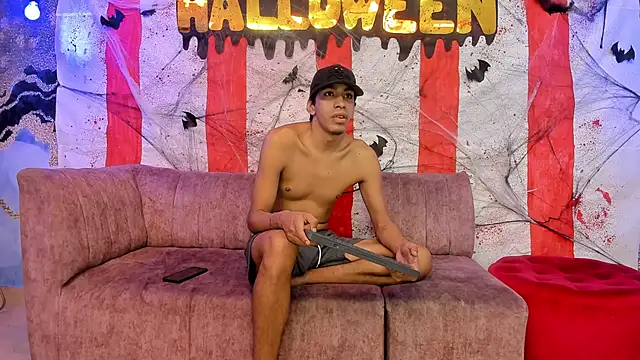 Juicy Creww online show from October 30, 9:11 am