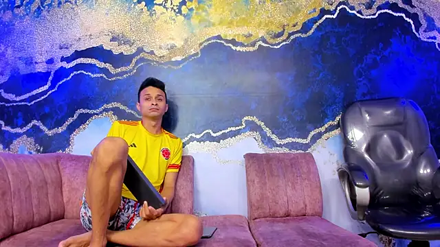 Juicy Creww online show from November 14, 10:04 am