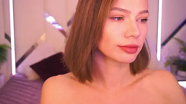 ShyySiren online show from December 2, 9:00 am