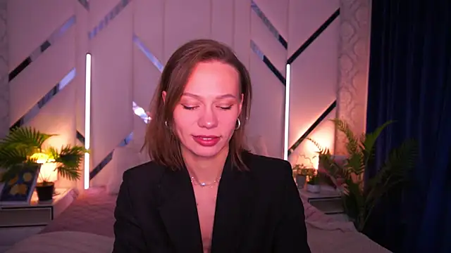 ShyySiren online show from December 23, 9:13 am