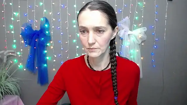 TayaFinch online show from November 25, 1:57 pm