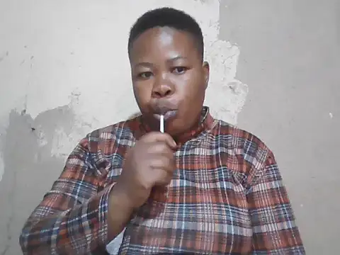 Bustyass93 online show from November 17, 5:52 am