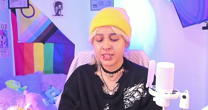 NekoWaifu online show from November 12, 1:31 pm