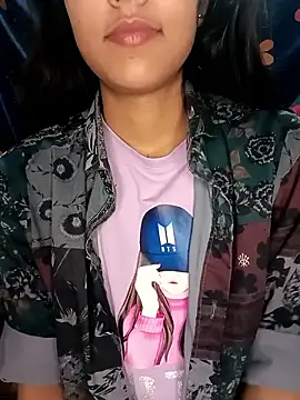 reetika6375 online show from November 27, 6:00 pm