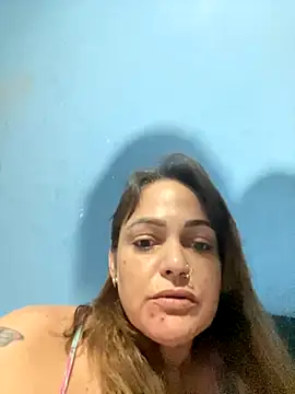 priscila luv online show from November 18, 12:00 am