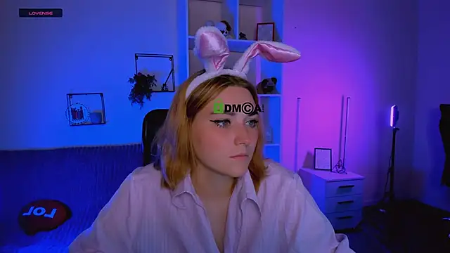 casey meow  online show from October 8, 5:34 am