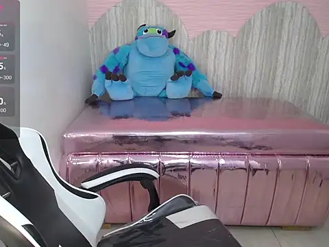 im anny t online show from November 22, 2:42 pm