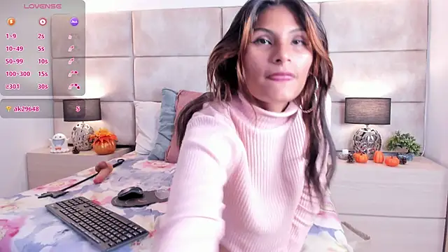 VioletaMarcelli online show from October 10, 1:05 pm