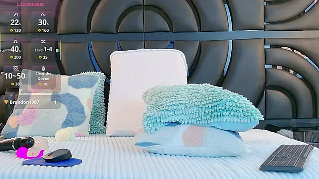 SabrinnaTaylor online show from October 7, 8:57 pm