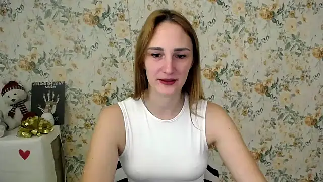 Snapshot of Milana_Cutie_ chatting on October 20, 6:05 am Milana Cutie online show from October 20, 6:05 am