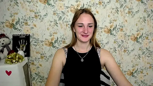 Snapshot of Milana_Cutie_ chatting on October 3, 5:56 am Milana Cutie online show from October 3, 5:56 am