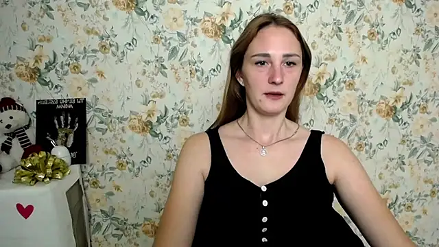 Snapshot of Milana_Cutie_ chatting on October 2, 5:45 am Milana Cutie online show from October 2, 5:45 am