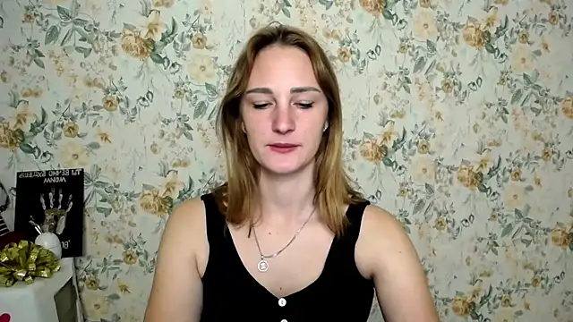 Snapshot of Milana_Cutie_ chatting on October 6, 5:46 am Milana Cutie online show from October 6, 5:46 am