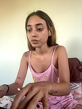 loirinhaaa online show from October 9, 4:11 pm