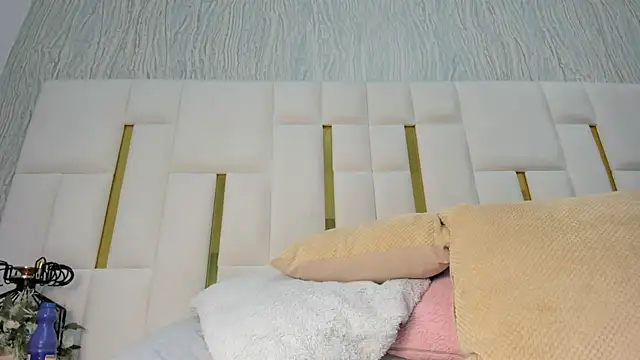 mia vy online show from May 8, 2:59 am
