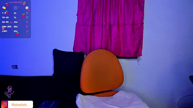 Shairaclark  online show from October 4, 1:55 am