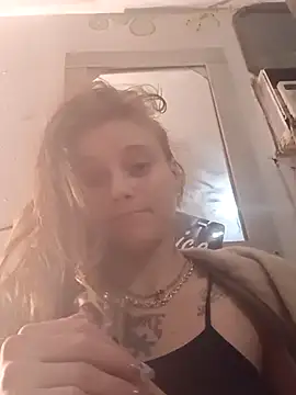 Snapshot of cicithtbitch chatting on October 7, 5:23 am cicithtbitch online show from October 7, 5:23 am