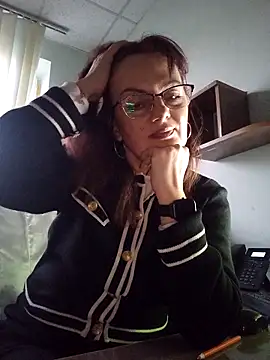 ValeriaLove43211 online show from November 18, 2:51 pm