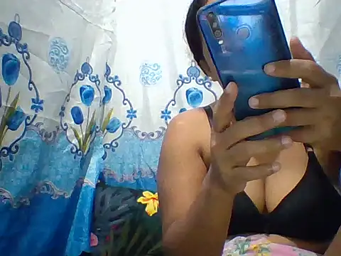 Snapshot of Wetpussie4_you chatting on September 26, 8:28 pm Wetpussie4 you online show from September 26, 8:28 pm