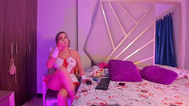 LiaRusselll  online show from November 25, 5:58 pm