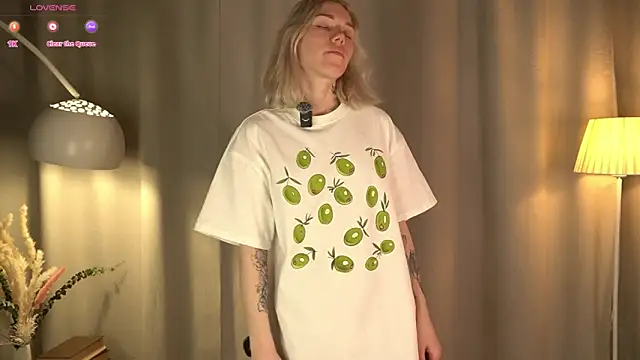 DianeHonnette online show from March 12, 7:27 pm