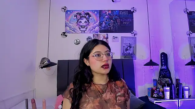 SabrinaV  online show from June 1, 11:12 am