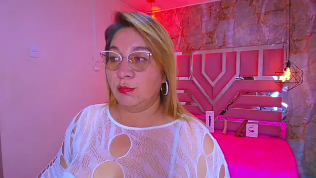 MaylinRosse  online show from November 12, 6:50 pm