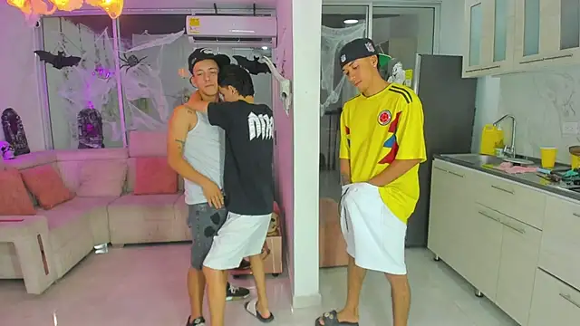 Houseofwarrios online show from October 3, 5:56 am