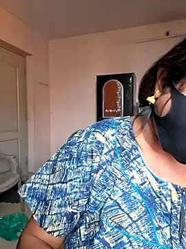 queendivya online show from July 6, 8:08 am