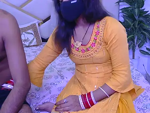 Snapshot of Lovelyy-couple chatting on October 15, 4:59 am Lovelyy-couple online show from October 15, 4:59 am