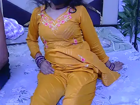 Snapshot of Lovelyy-couple chatting on September 23, 5:44 pm Lovelyy-couple online show from September 23, 5:44 pm
