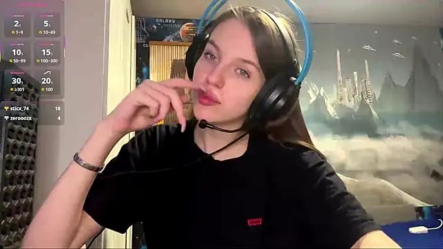 Elira Breeze online show from March 24, 1:05 pm