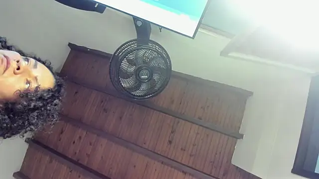 Isabella-Rosssi online show from October 11, 4:17 am