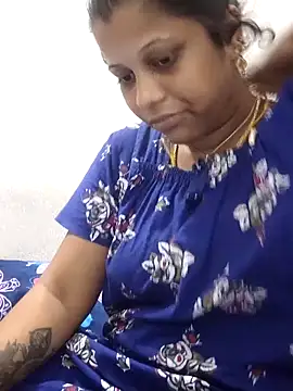 sweetqueen143 online show from April 10, 10:43 am