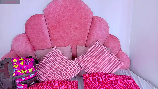 MyApril   online show from January 9, 11:47 am