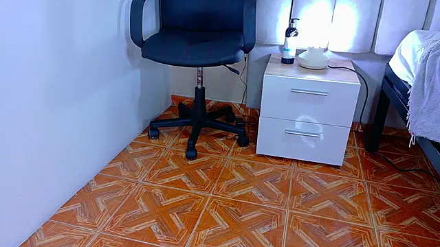 MyApril   online show from September 23, 2:59 pm