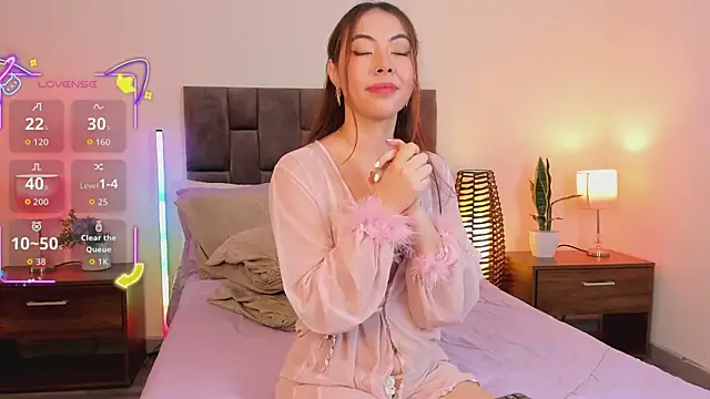 Aliccecullen online show from March 25, 2:20 pm